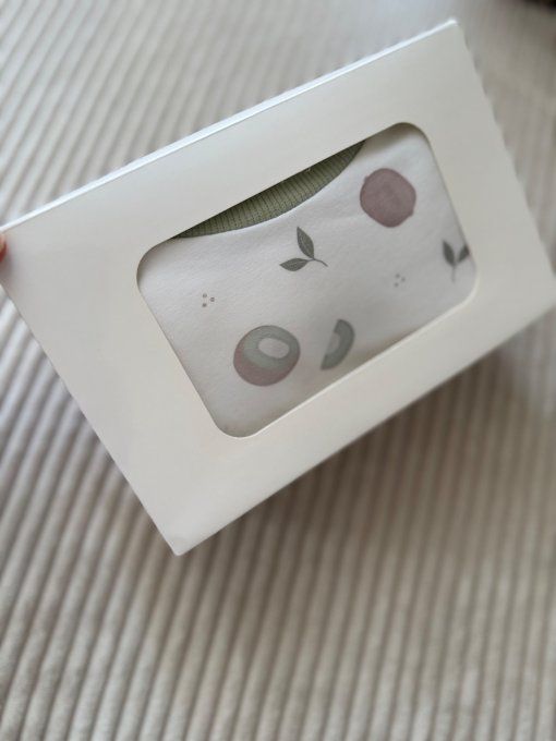 Coffret prêt à  offrir  KIWI 3  pièces TAILLE LOUVETEAUX 